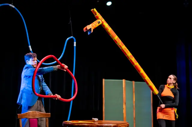 Odwiedziny Żyrafy / spektakl z zabawą teatralną